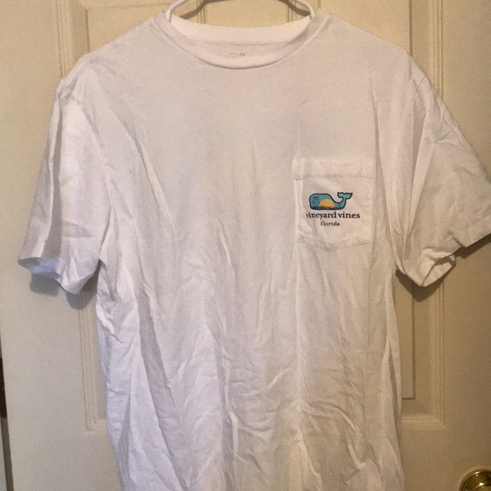 Womens vine yard vine tee